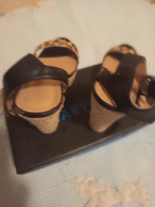 Sandalias cuña tacón negras y plateadas