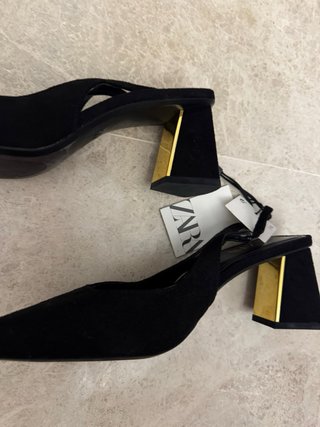 Zapato destalonado Zara ante negro