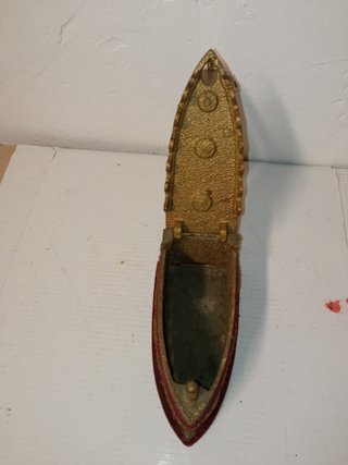 Antigua Plancha de Carbón Decorada con Terciopelo