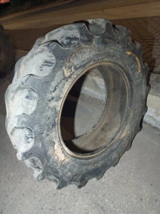 Rueda 320/85 R24 (12.4 R24)