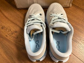 Zapatillas On Running Cloud Beige/Azul