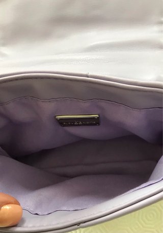 Mini bolsa lilás Bijou Brigitte
