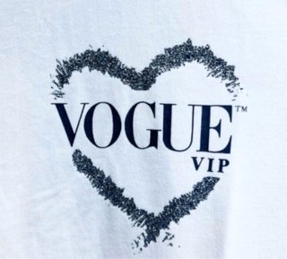 Tallas S / M / L / XL. Camiseta VOGUE VIP