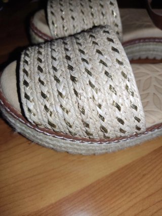 Sandalias Refresh Beige y Marrón