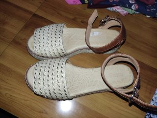 Sandalias Refresh Beige y Marrón