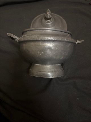 Sopera peltre antigua con sello