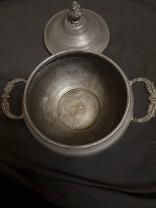 Sopera peltre antigua con sello