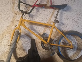 Bicicleta BMX Amarilla