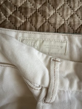 Pantalón vaquero recto Zara blanco