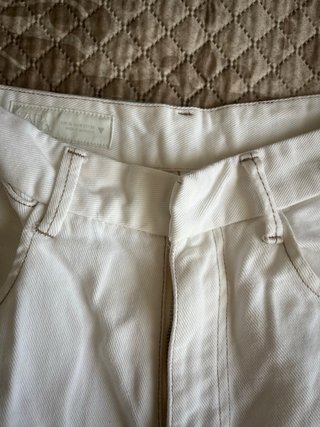 Pantalón vaquero recto Zara blanco
