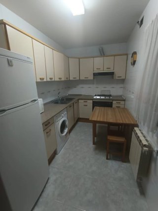 Urge venta Cocina completa beige y marrón