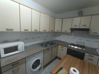 Urge venta Cocina completa beige y marrón