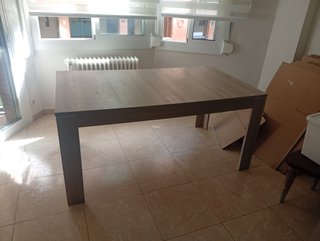 Mesa comedor y 4 sillas tapizadas