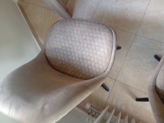 Mesa comedor y 4 sillas tapizadas