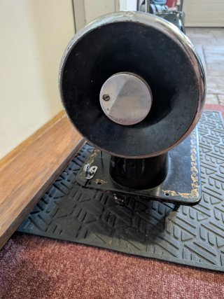 Máquina de coser Alfa clásica negra