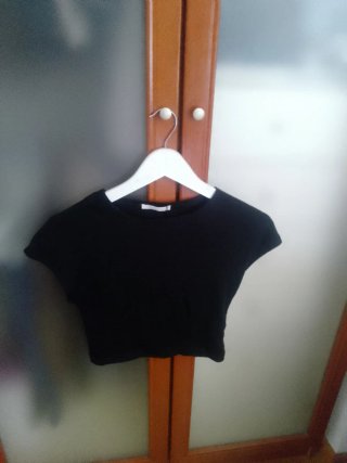 Top negro corto