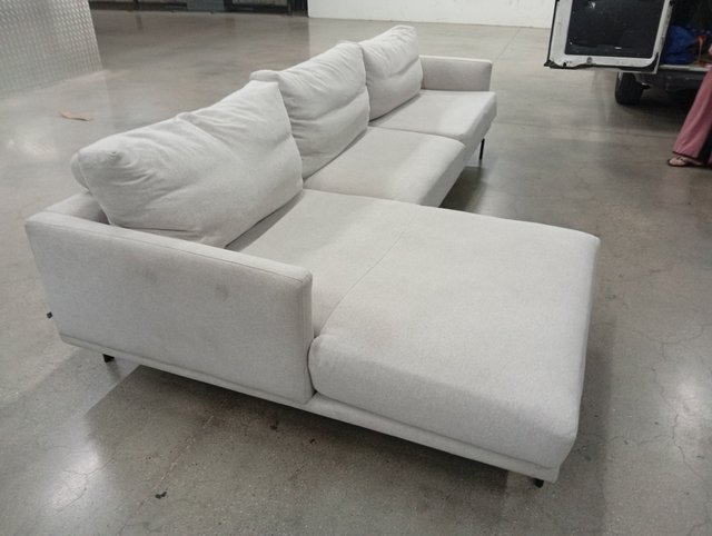 Sofá Chaise Longue Kave Home Galene Beige