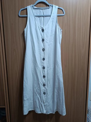 Vestidos blancos de verano con botones