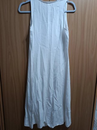 Vestidos blancos de verano con botones