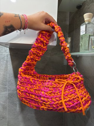 Bolso tejido artesanal naranja y rosa