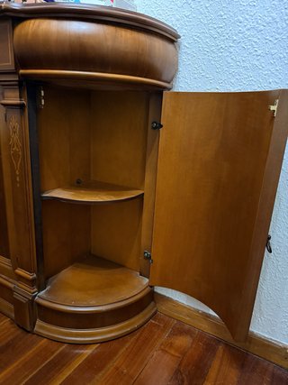 Mueble recibidor clásico de madera