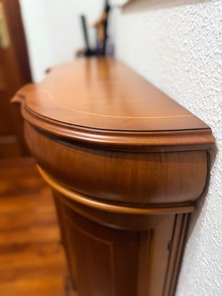 Mueble recibidor clásico de madera