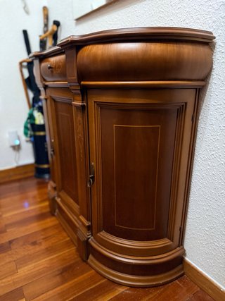 Mueble recibidor clásico de madera