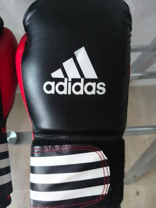 Guantes Boxeo Adidas Negros y Rojos 10oz