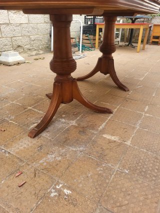 Mesa de comedor extensible de madera