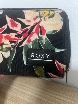 Cartera Roxy Floral Negra Multicolor