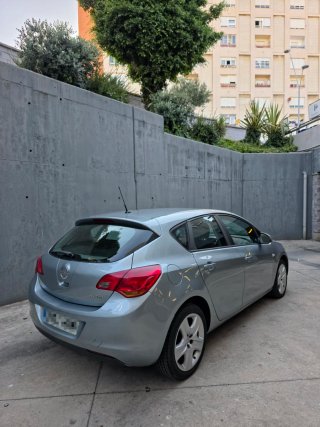 Opel Astra 2012