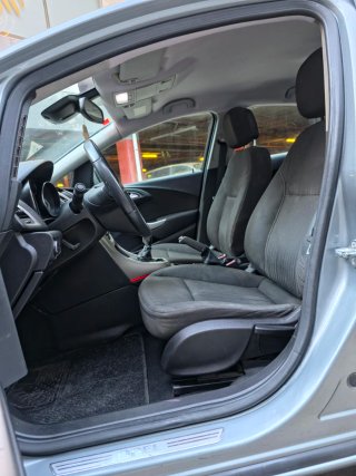Opel Astra 2012
