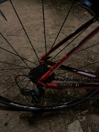 Bicicleta de carretera Trek Roja