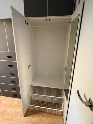 Guardaroba modulare IKEA con cassettiera