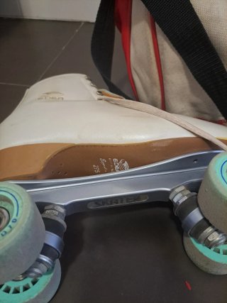 Patines 4 Ruedas Mujer con bolsa y fundas