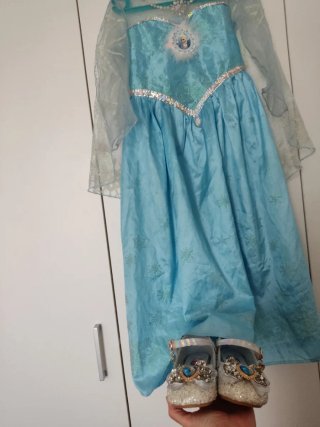 Disfraz Frozen Elsa Talla 4-6 + 2 pares zapatos