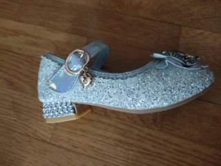 Disfraz Frozen Elsa Talla 4-6 + 2 pares zapatos