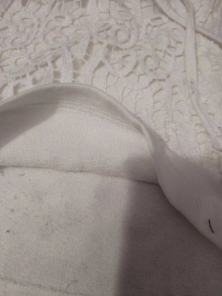 Pantalón corto blanco con encaje