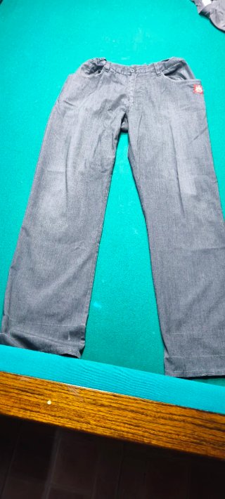 Pantalón Loyola Talla M Gris