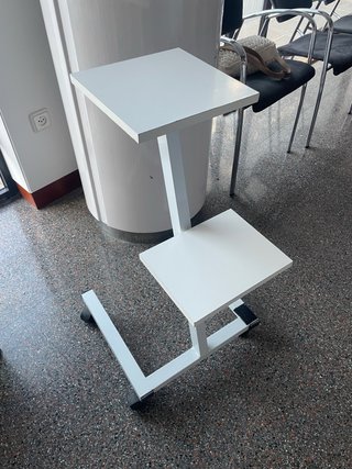 Mesa auxiliar médica doble bandeja