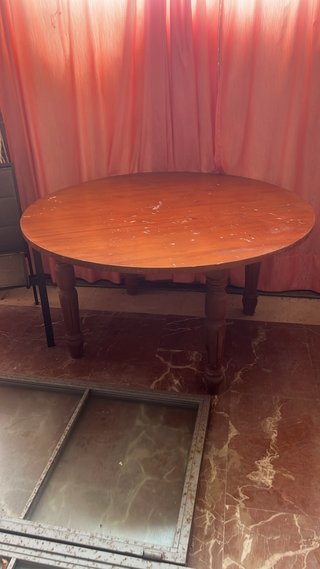 Tavolo rotondo in legno