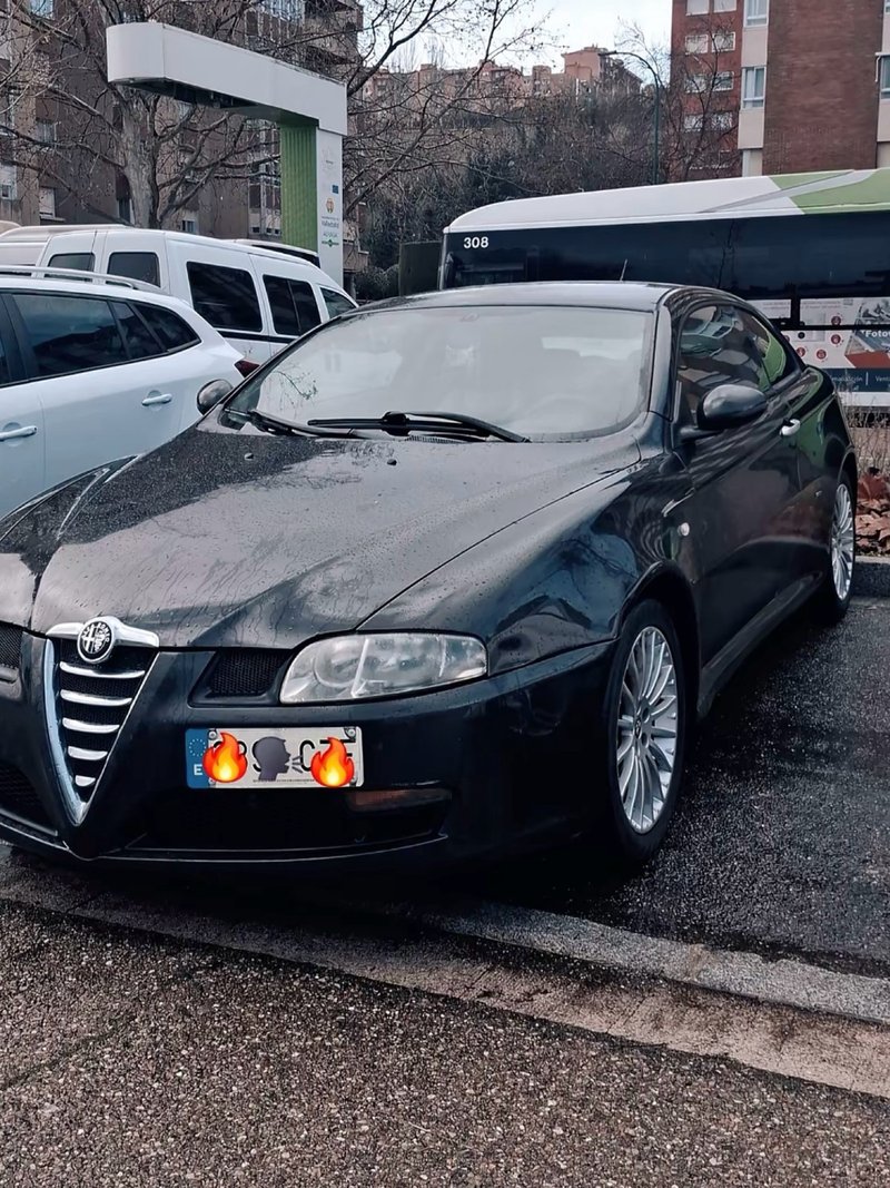 Alfa Romeo GT 2004 - foto 1