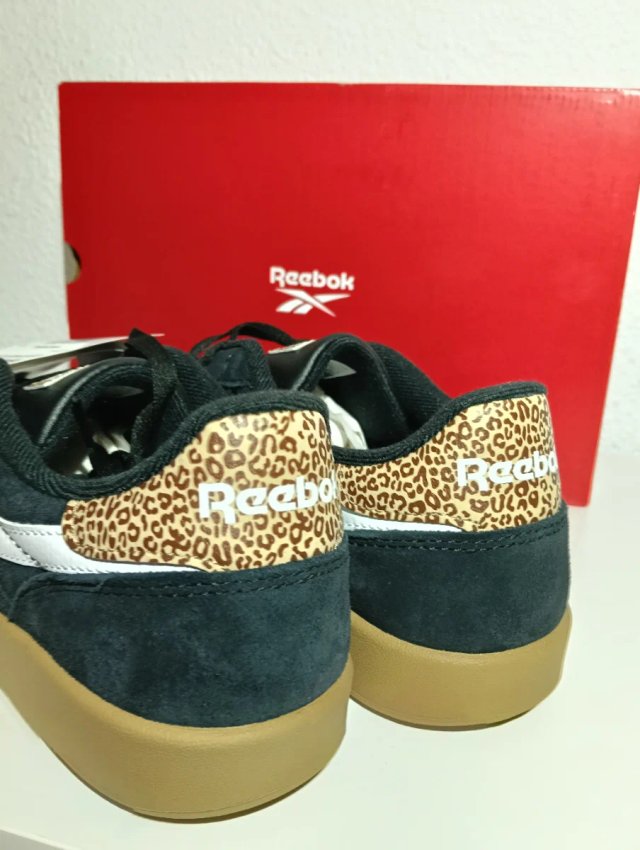 Reebok leopardo unisex talla 42.5