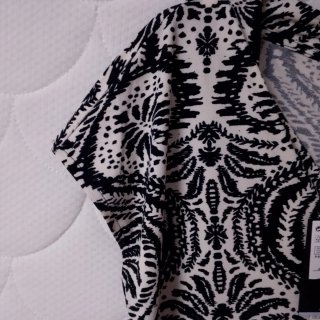 Blusa estampada blanco y negro