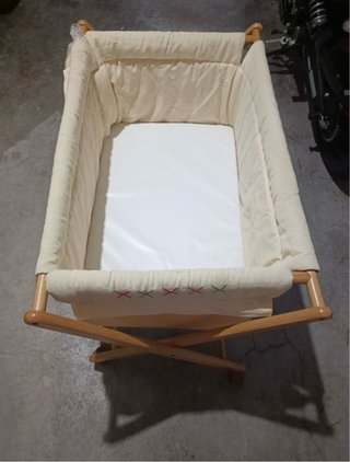 Moisés Cuna Beige con Ruedas