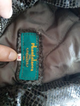 Chaqueta gris plateada con lentejuelas
