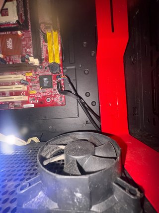Caja PC Gaming Negra y Roja