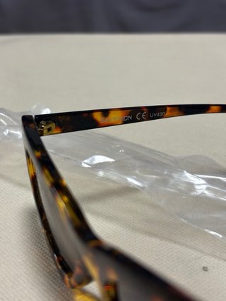 Gafas de sol montura marrón tortuga