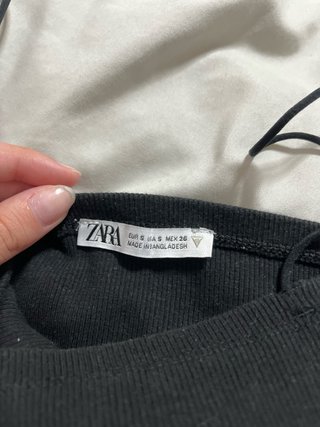 Top negro tirantes finos, es  S pero talla pequeña