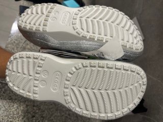 Crocs Mujer Talla 38/39 Glitter Plata